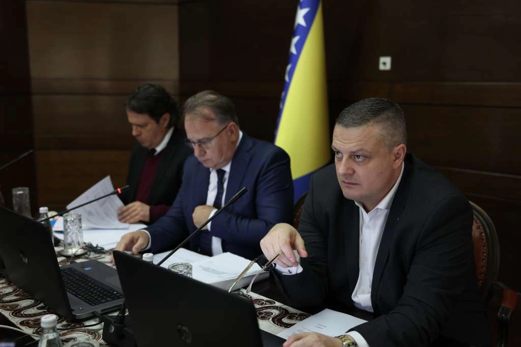 Vlada FBIH: Više od 9,1 milion KM pomoći za poslodavce i 4,4 miliona za uvezivanje radnog staža rudarima